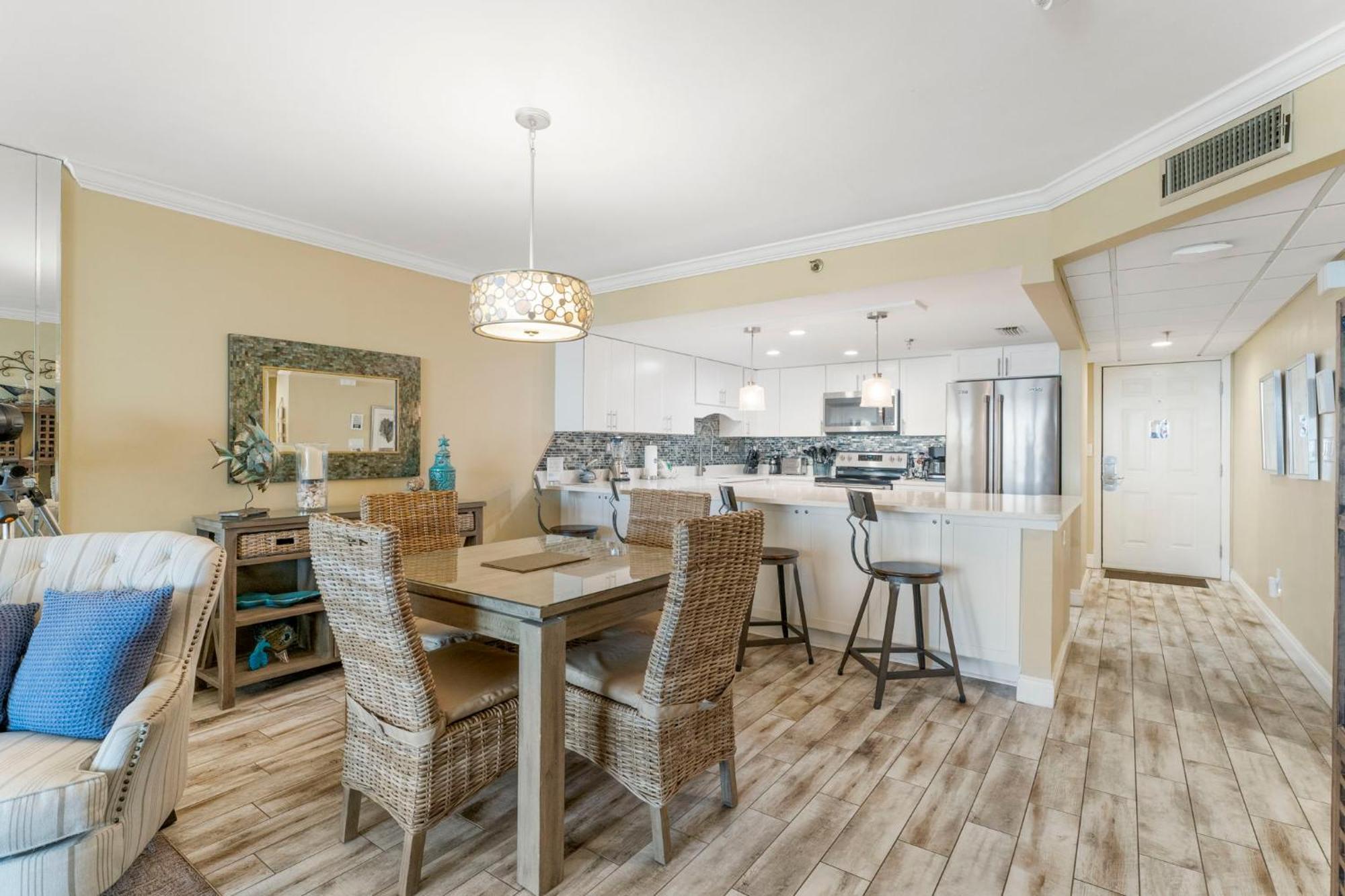 Stunning 2/2 Designer Condo W Coastal Appeal Right On The Gulf! Panama City Beach Eksteriør bilde